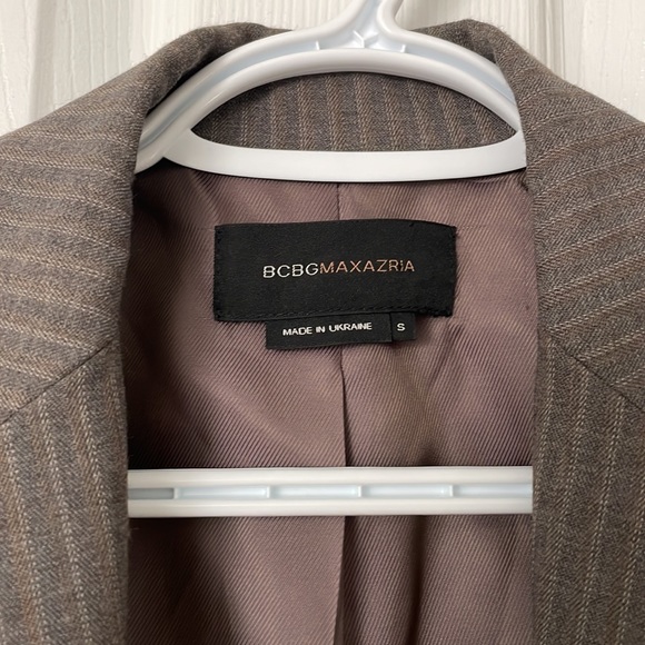 Blazer - Picture 2 of 2